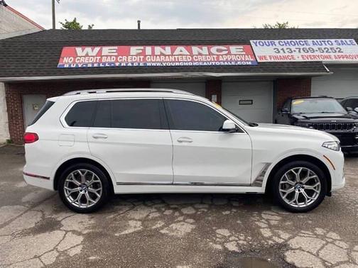 Alpine White 2021 BMW X7 xDrive40i