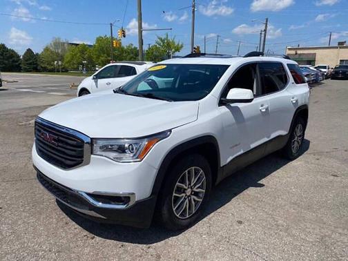 Summit White 2018 GMC Acadia SLE-2