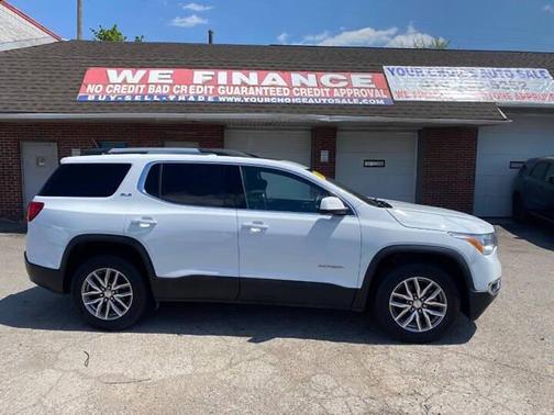 Summit White 2018 GMC Acadia SLE-2