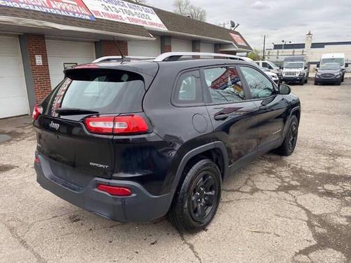 Brilliant Black Crystal Pearl Coat 2016 Jeep Cherokee Sport