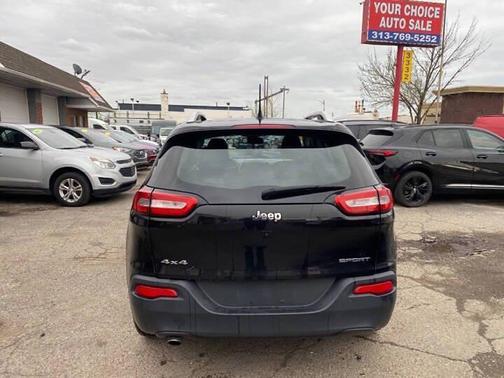 Brilliant Black Crystal Pearl Coat 2016 Jeep Cherokee Sport