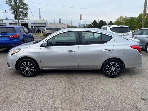 Brilliant Silver Metallic 2019 Nissan Versa 1.6 SV