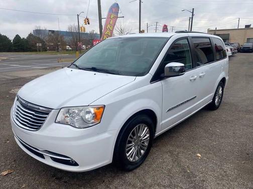 2014 Chrysler Town & Country Touring-L
