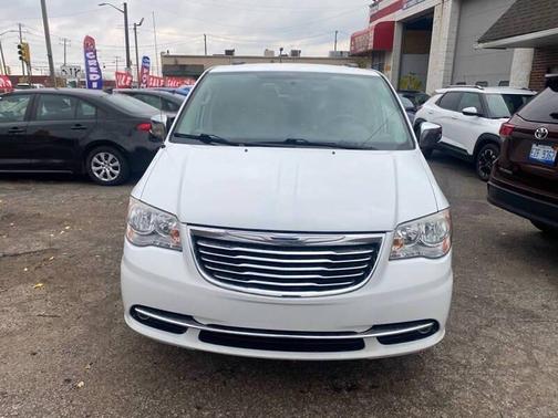 2014 Chrysler Town & Country Touring-L
