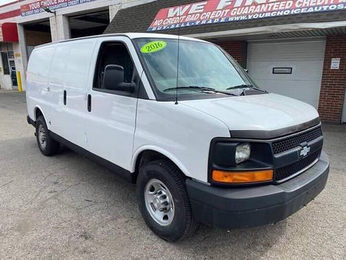 Summit White 2016 Chevrolet Express 2500 LT