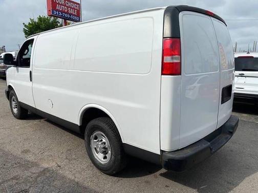 Summit White 2016 Chevrolet Express 2500 LT
