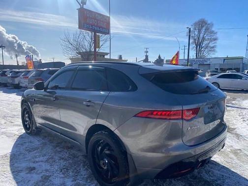 2018 Jaguar F-PACE S