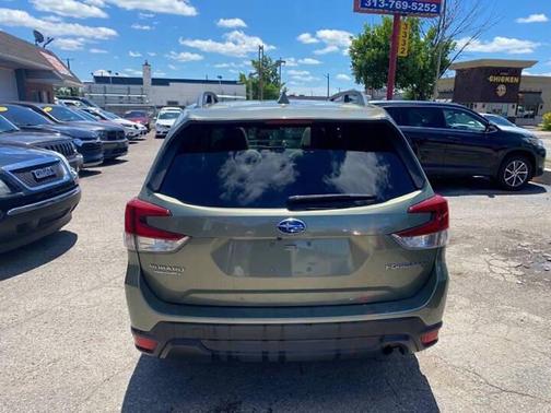 Jasper Green Metallic 2019 Subaru Forester Premium