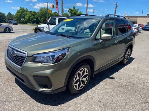 Jasper Green Metallic 2019 Subaru Forester Premium