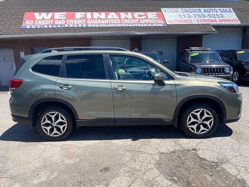 Jasper Green Metallic 2019 Subaru Forester Premium