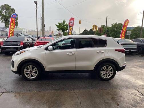 Clear White 2019 Kia Sportage LX