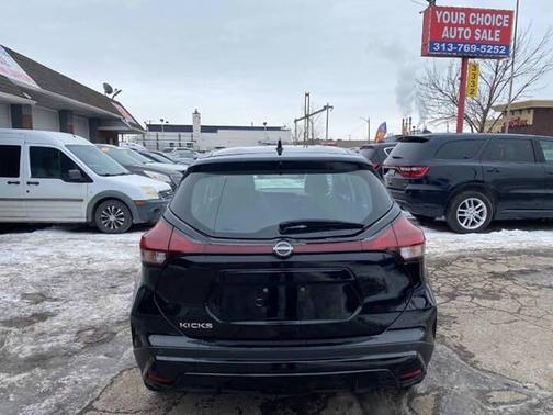 2022 Nissan Kicks S