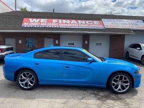 B5 Blue Pearlcoat 2016 Dodge Charger SXT
