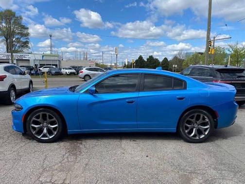 B5 Blue Pearlcoat 2016 Dodge Charger SXT