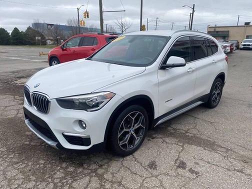 Mineral White Metallic 2017 BMW X1 sDrive28i