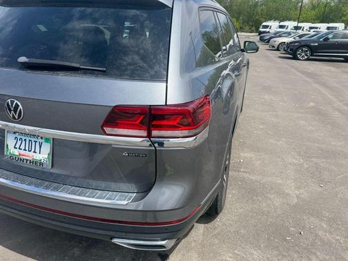 Platinum Gray Metallic 2023 Volkswagen Atlas 2.0T SEL