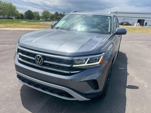 Platinum Gray Metallic 2023 Volkswagen Atlas 2.0T SEL