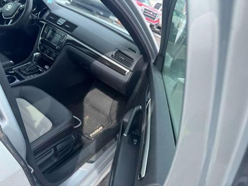 2018 Volkswagen Passat 3.6L V6 GT