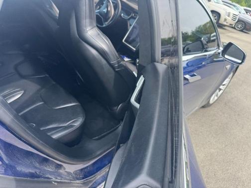 Deep Blue Metallic 2016 Tesla Model S 70D
