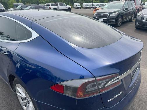 Deep Blue Metallic 2016 Tesla Model S 70D
