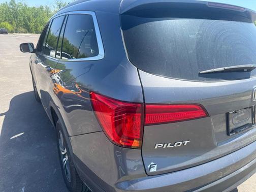 Modern Steel Metallic 2018 Honda Pilot EX-L