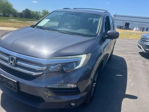 Modern Steel Metallic 2018 Honda Pilot EX-L