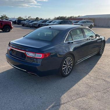 2017 Lincoln Continental Select