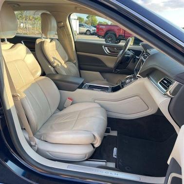 2017 Lincoln Continental Select