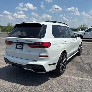 Mineral White Metallic 2022 BMW X7 M50i