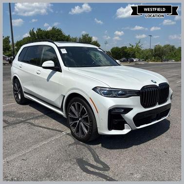 Mineral White Metallic 2022 BMW X7 M50i