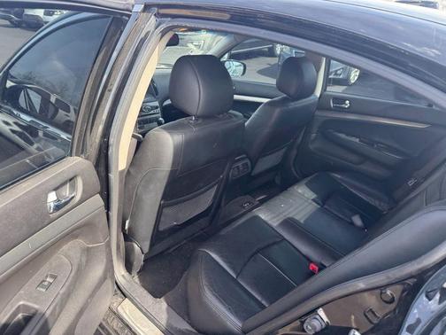 2011 INFINITI G37x Base