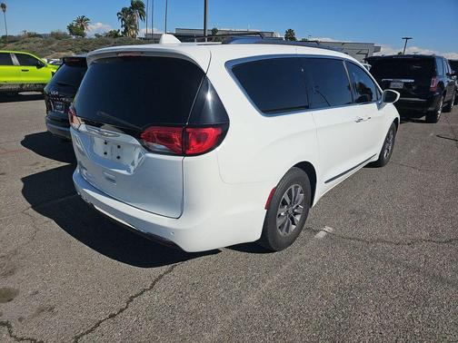 2020 Chrysler Pacifica Touring-L Plus