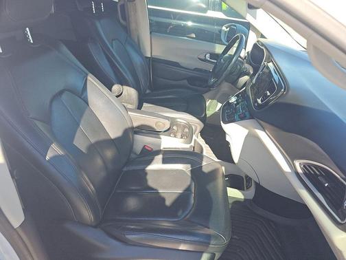 2020 Chrysler Pacifica Touring-L Plus