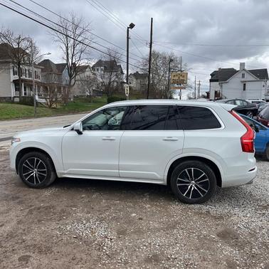2020 Volvo XC90 T6 Momentum 7 Passenger