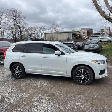 2020 Volvo XC90 T6 Momentum 7 Passenger