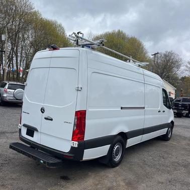 White 2022 Mercedes-Benz Sprinter 2500 170 WB