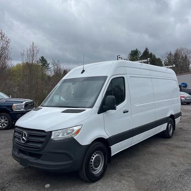 White 2022 Mercedes-Benz Sprinter 2500 170 WB