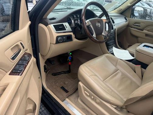 Sapphire Blue Metallic 2013 Cadillac Escalade ESV Premium