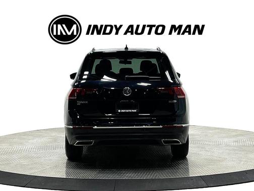 Deep Black Pearl Effect 2020 Volkswagen Tiguan 2.0T SE