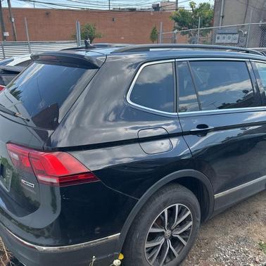 Deep Black Pearl Effect 2020 Volkswagen Tiguan 2.0T SE