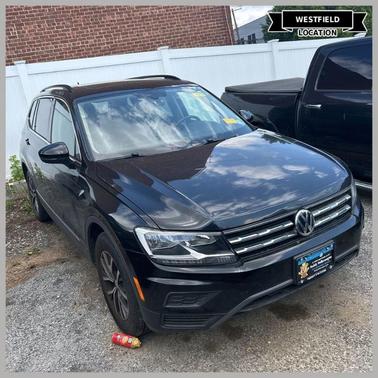 Deep Black Pearl Effect 2020 Volkswagen Tiguan 2.0T SE
