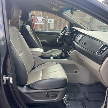 Pearl Metallic 2016 Kia Sedona EX