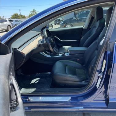 Deep Blue Metallic 2018 Tesla Model 3 Long Range
