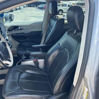 Billet Silver Metallic 2017 Chrysler Pacifica Limited