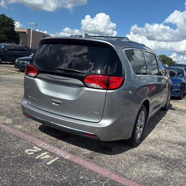 Billet Silver Metallic 2017 Chrysler Pacifica Limited