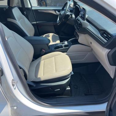 Star White 2021 Ford Escape Titanium Hybrid