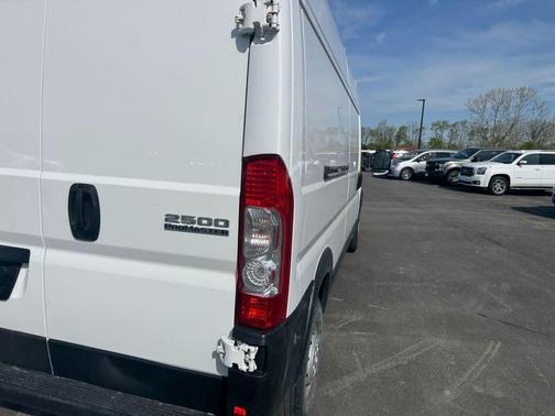 Bright White Clearcoat 2023 RAM ProMaster 2500 High Roof