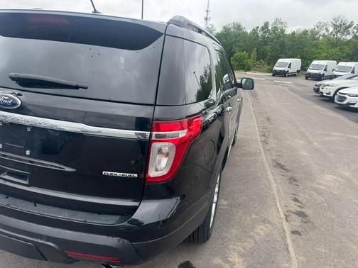 Tuxedo Black Metallic 2013 Ford Explorer XLT