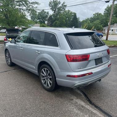Florett Silver Metallic 2017 Audi Q7 3.0T Prestige