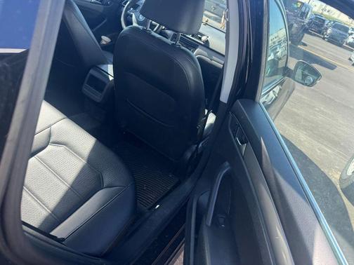 Black Uni 2015 Volkswagen Passat 1.8T Limited Edition